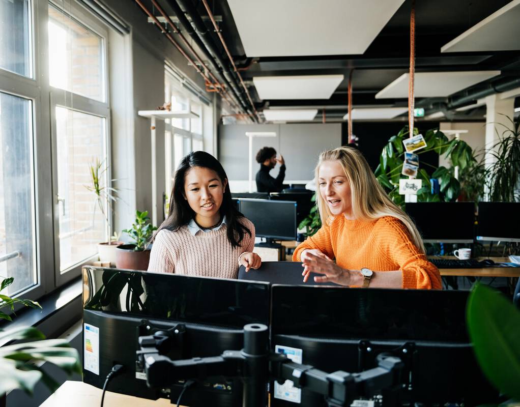 Two colleagues working