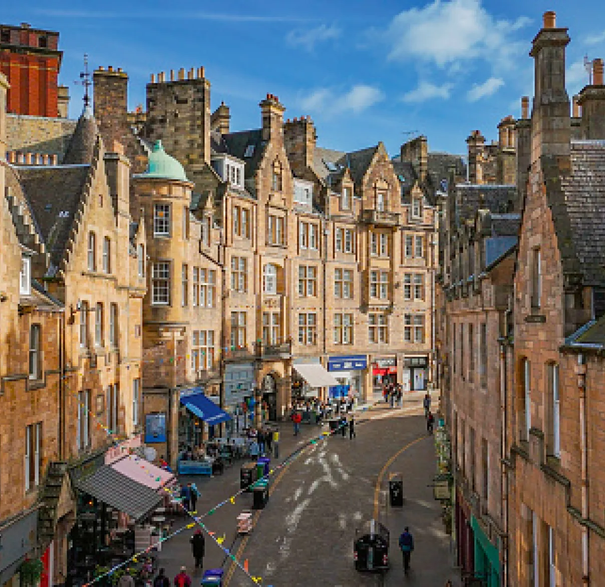 Edinburgh town centre street view