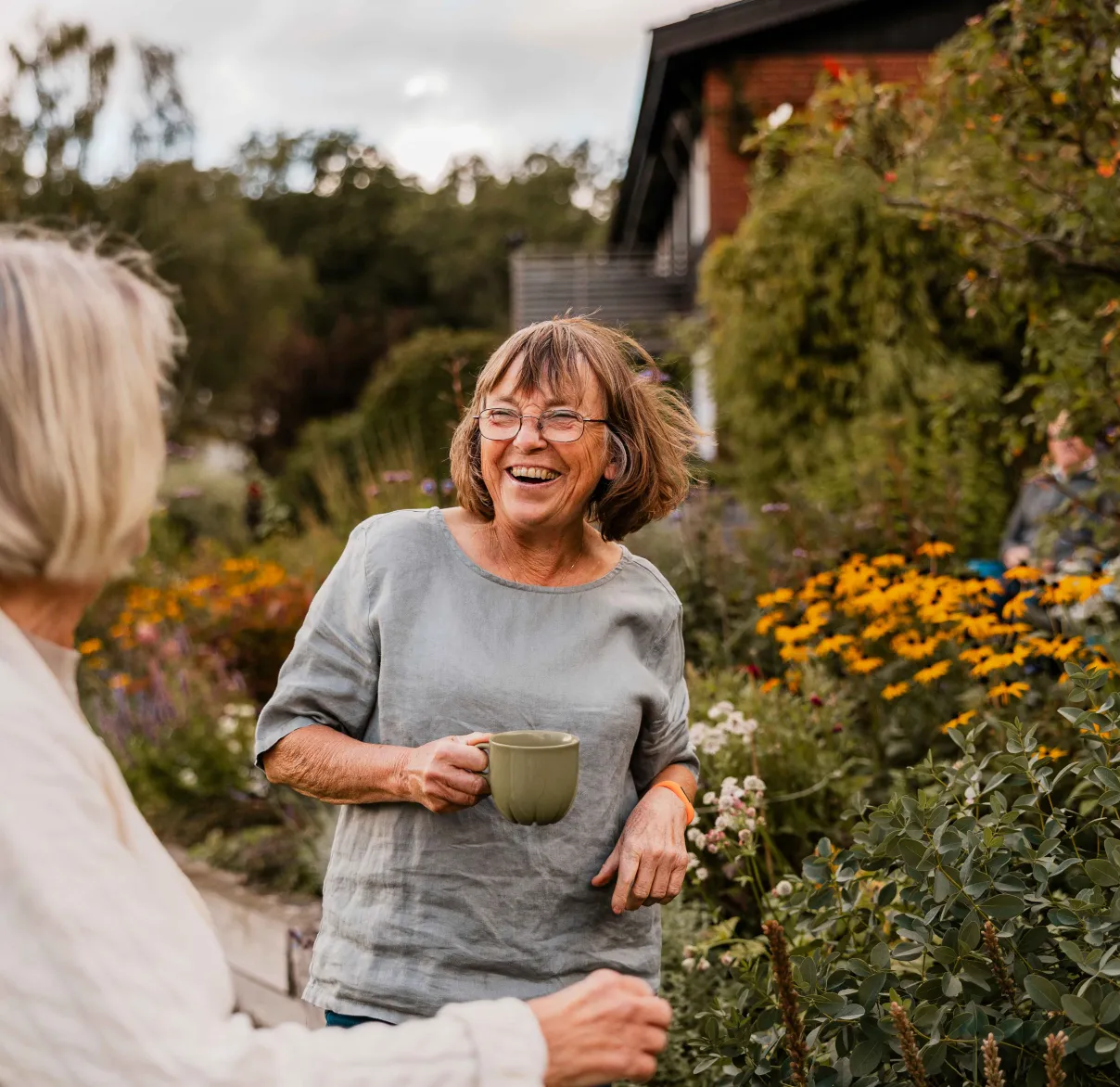 lady and man in garden