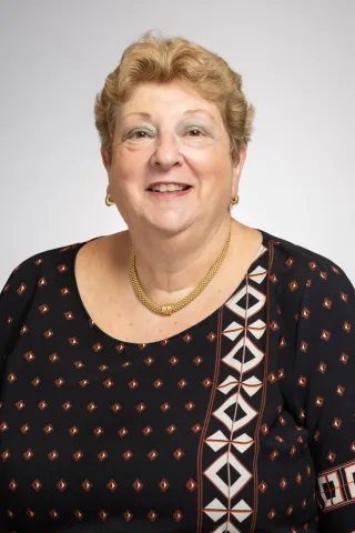 Elissa Bayer