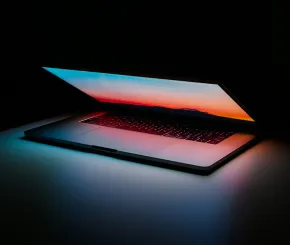 laptop-linkedin.jpg