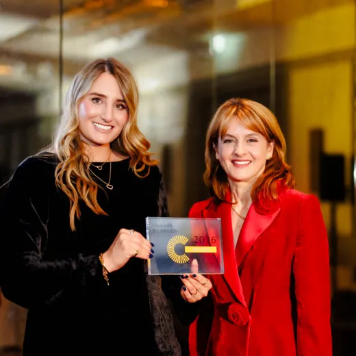 Trophy icon with dark blue background