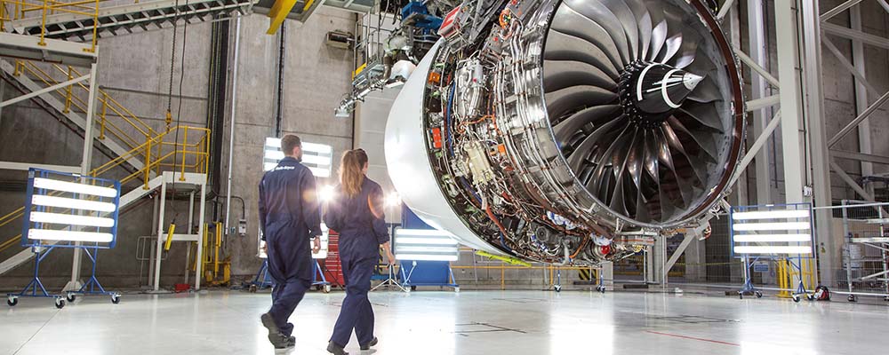 leading_the_world_rollsroyce.jpg